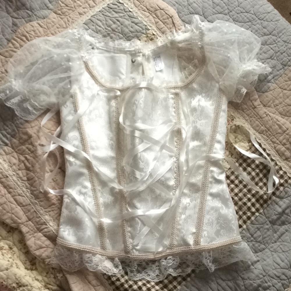 Puff-sleeve princess corset!